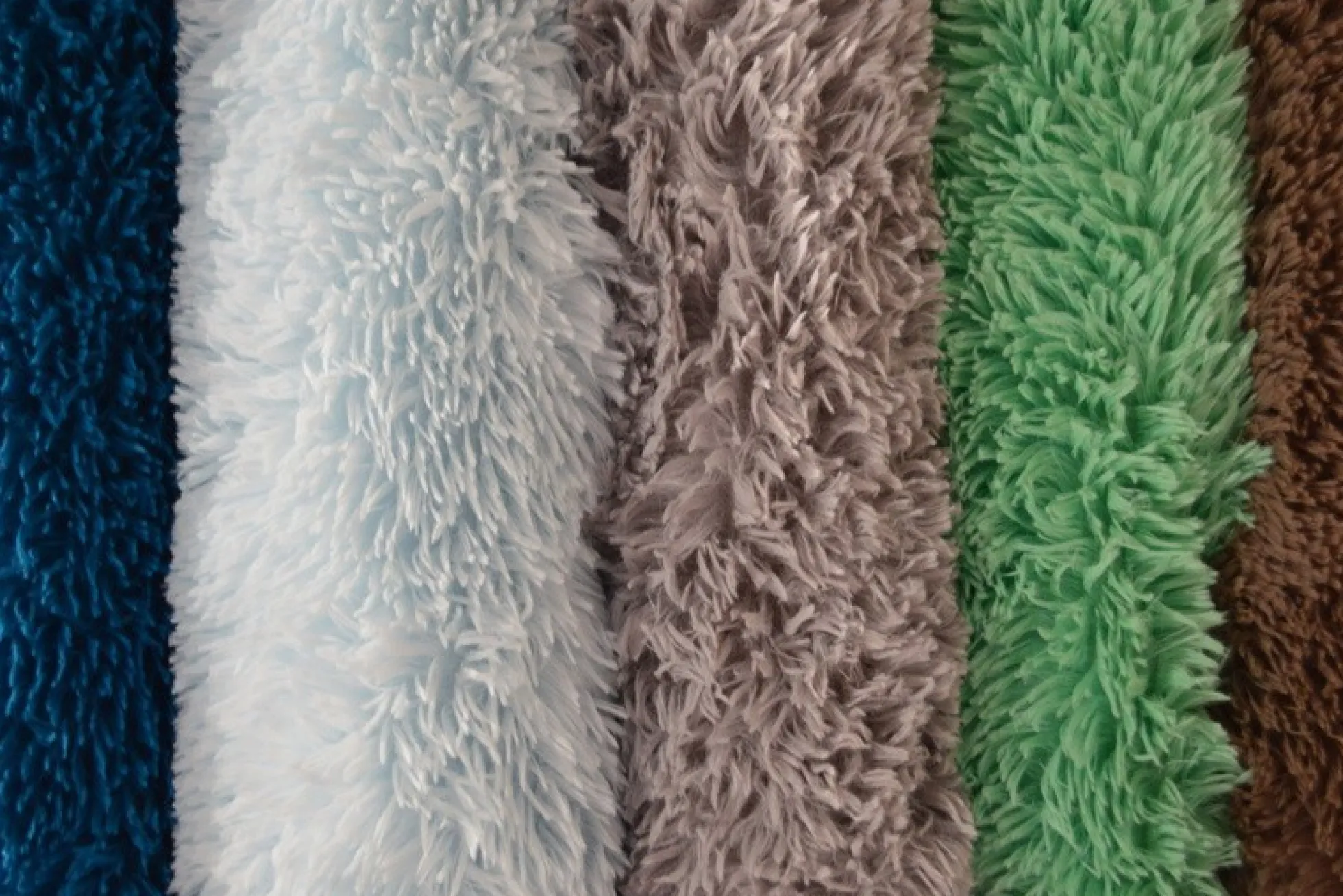 Bont langharig (Pluche / Fluffy) – Okergeel