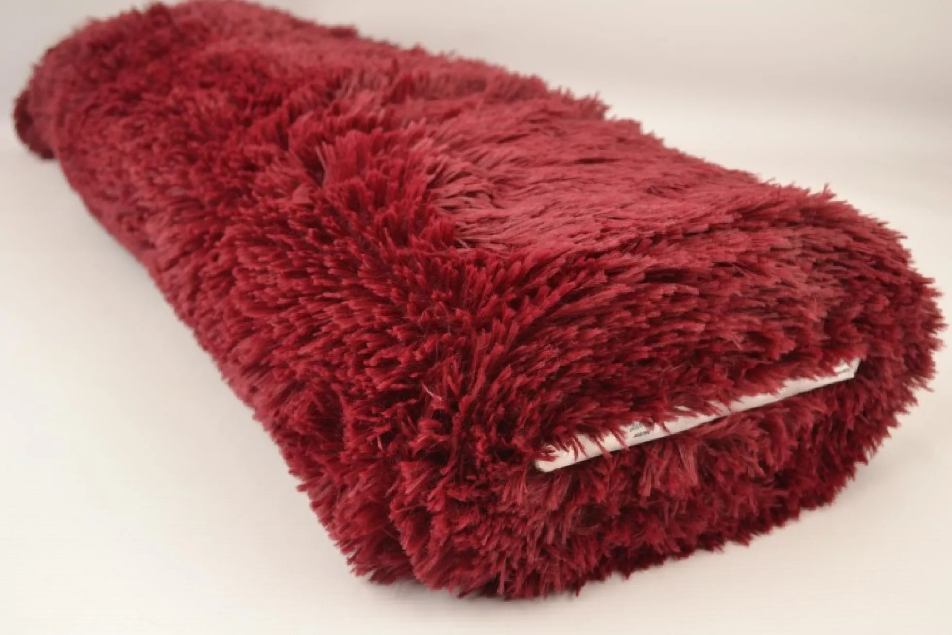 Bont langharig (Pluche / Fluffy) – Bordeauxrood