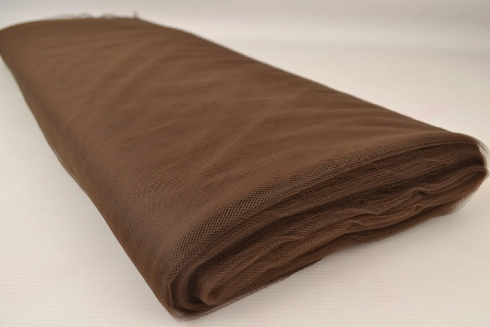Brandvertragende tule soft – Bruin 280cm breed