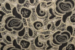 Broderie jeanslook – Black blossom