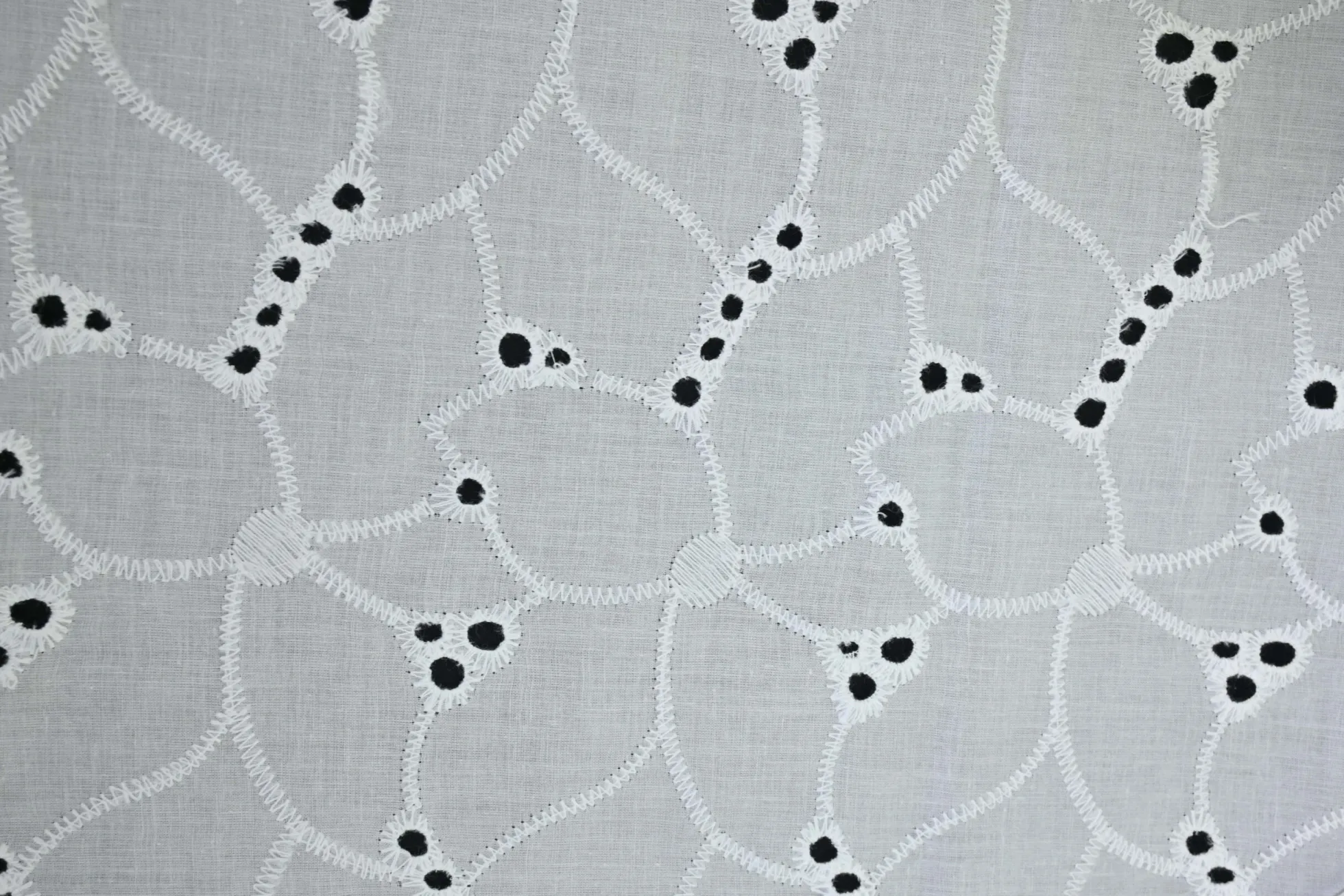 Broderie katoen – Gebroken wit bladeren