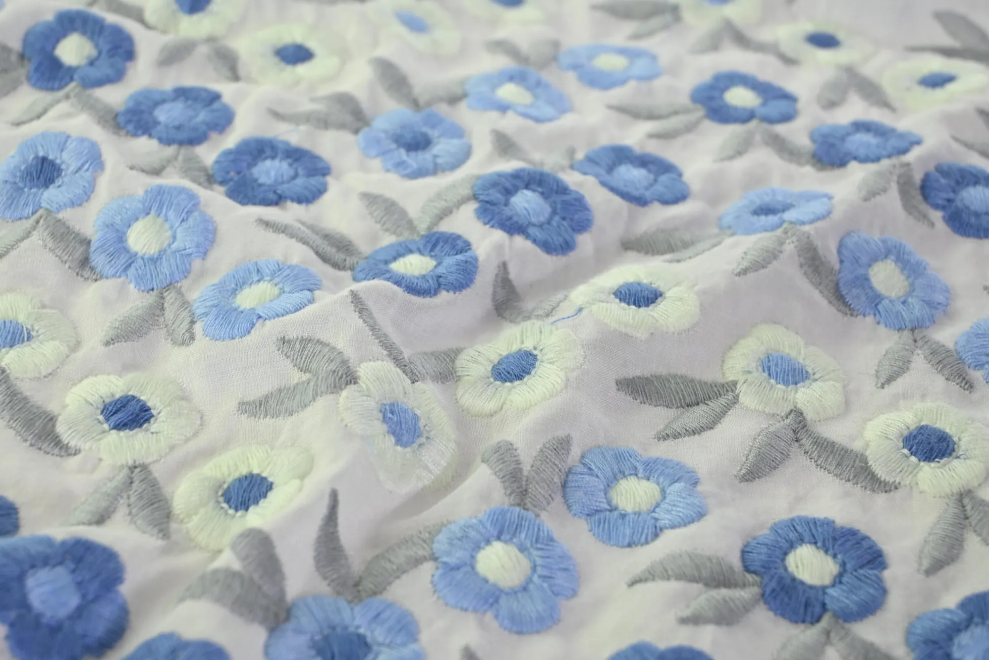 Broderie viscose – Daisy blossom
