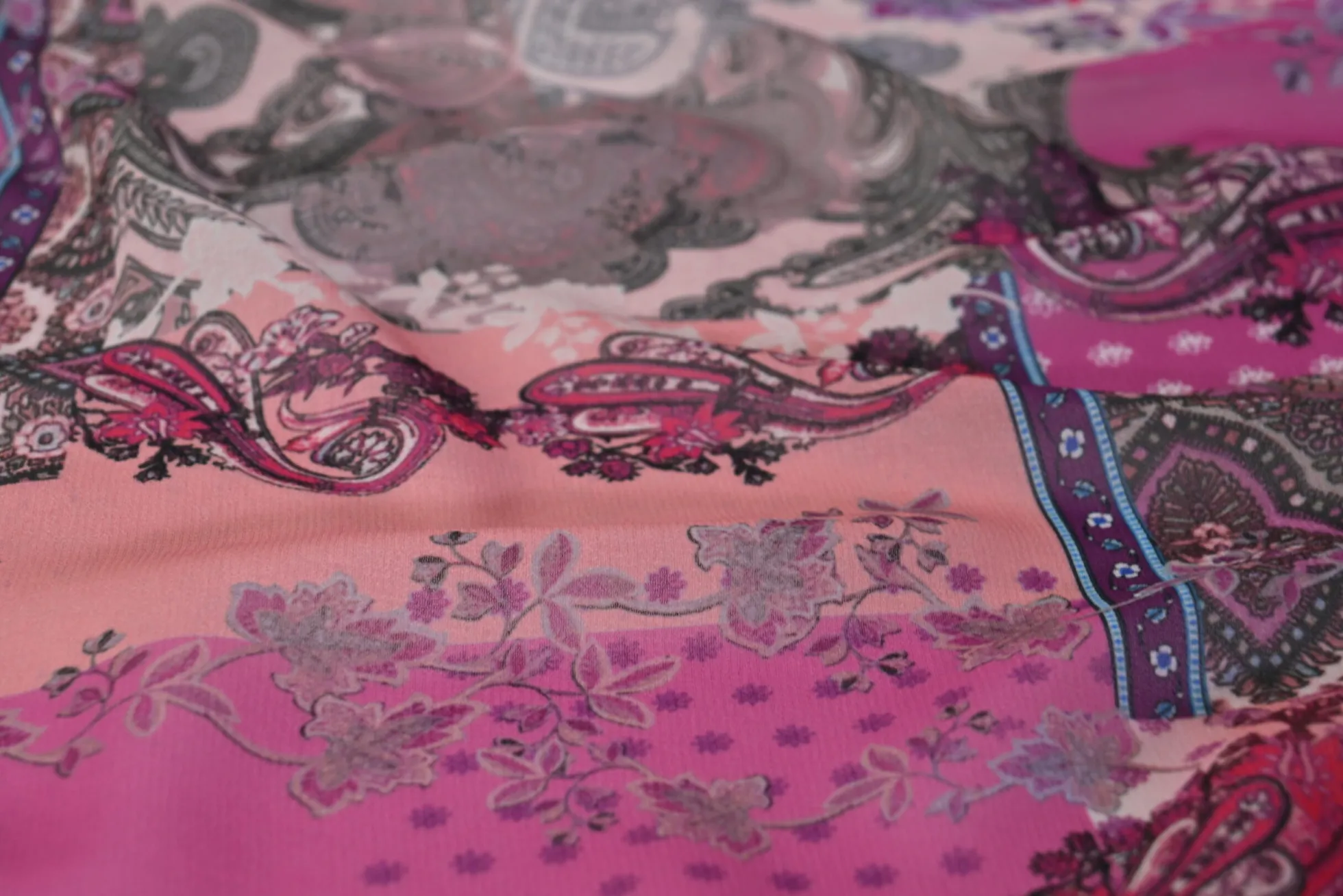 Chiffon – Bohemian paisley pink