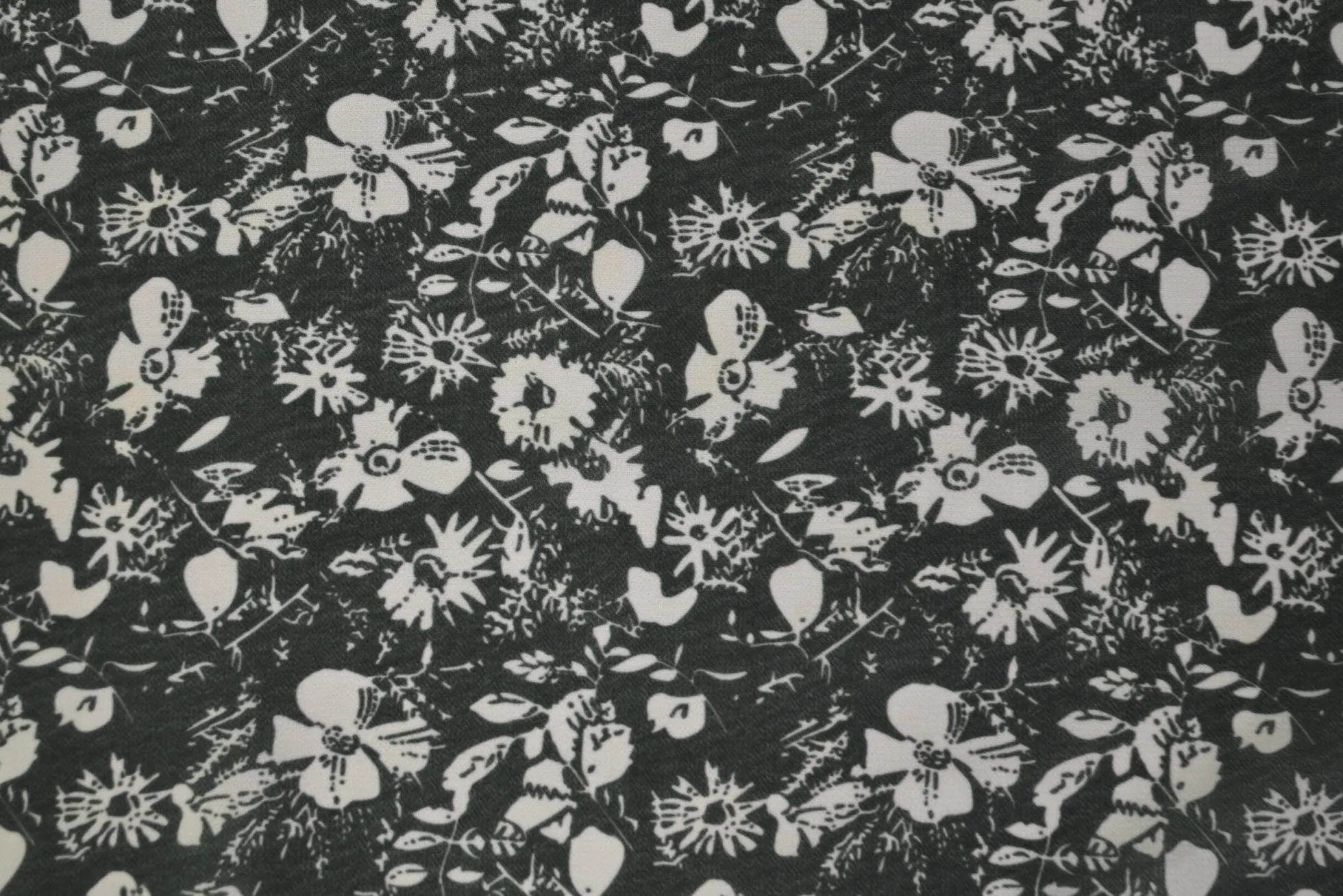 Chiffon – Line art flowers