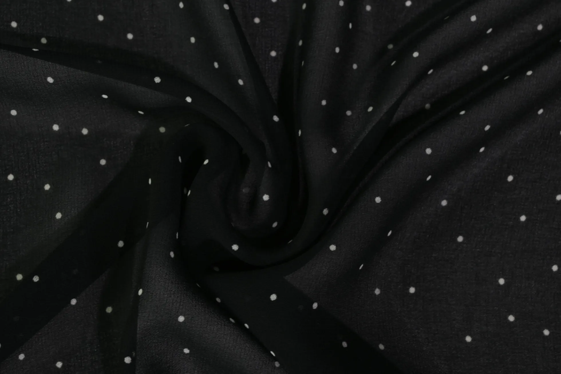 Chiffon – Mini dots black