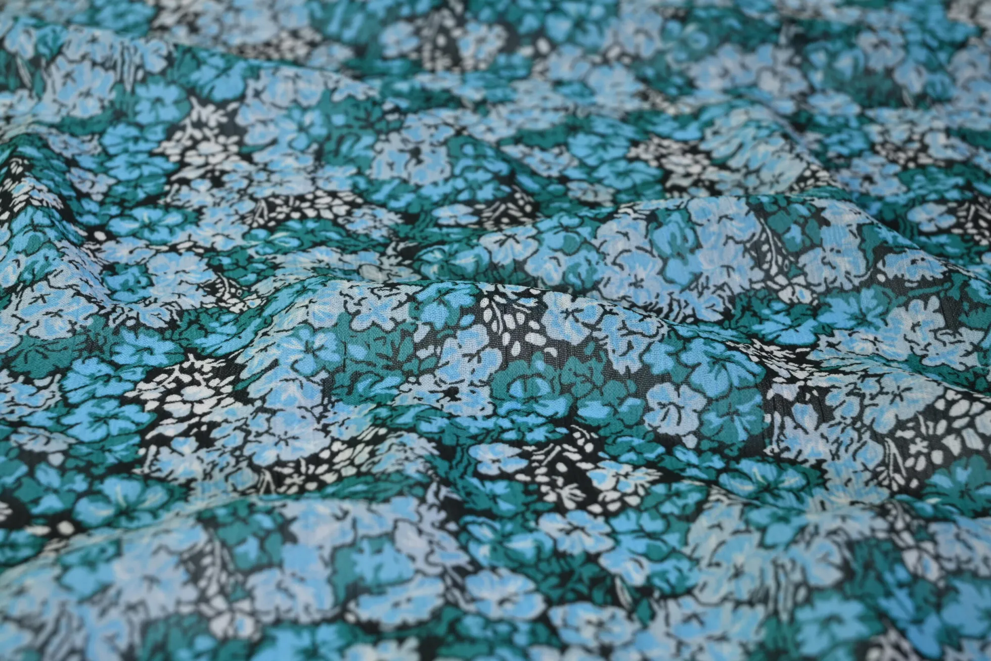 Chiffon – Soft turquoise floral