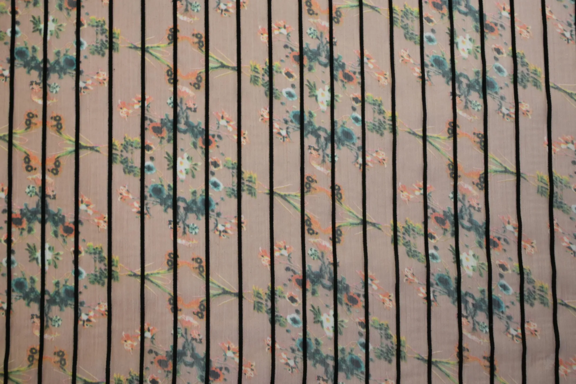 Chiffon – Striped floral harmony beige