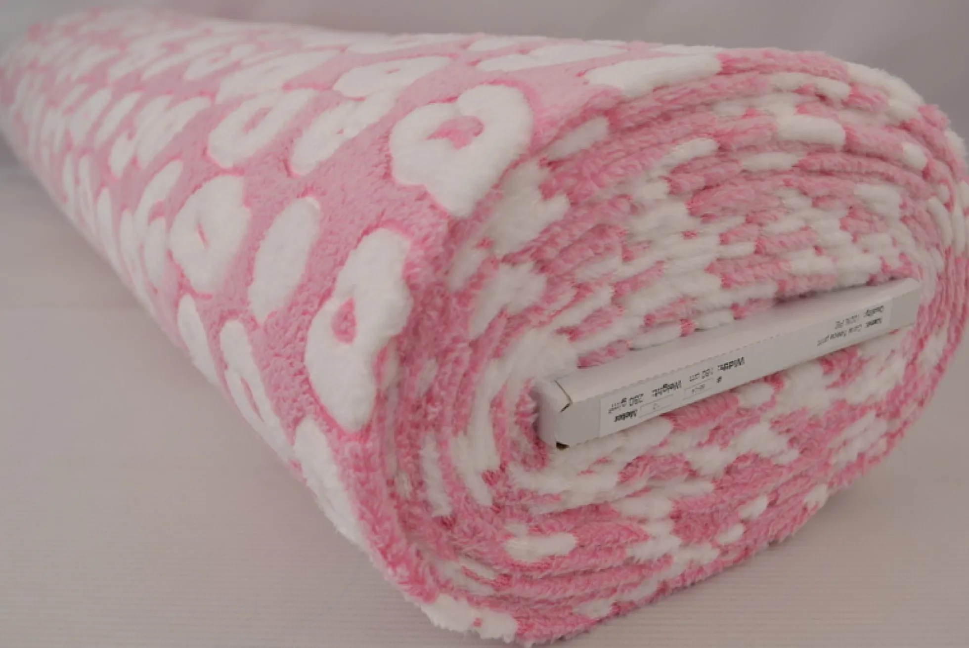 Coral Fleece – Clouds on pink