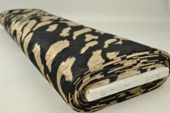 Coupon 130cm x 150cm | Fluweel stretch – Faded spots beige