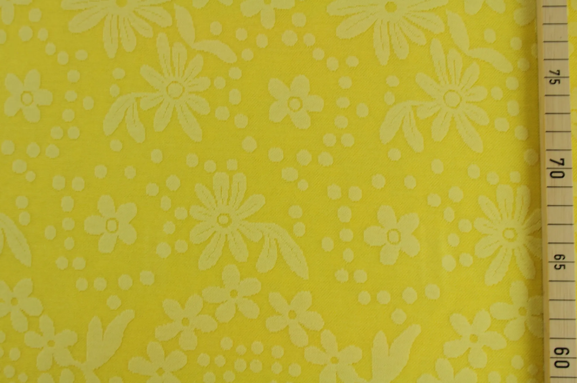Coupon 110cm x 150cm | Jacquard jersey – Flowers geel
