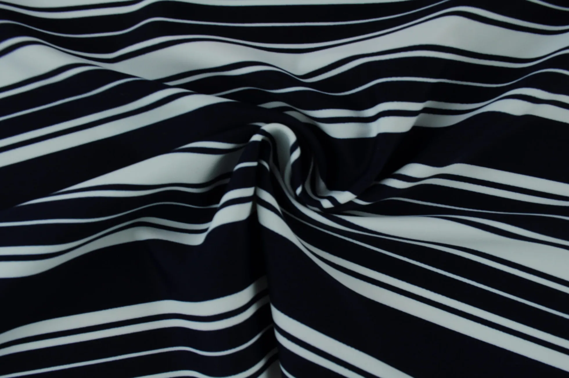 Coupon 150cm x 155cm | Lycra – Navy lines