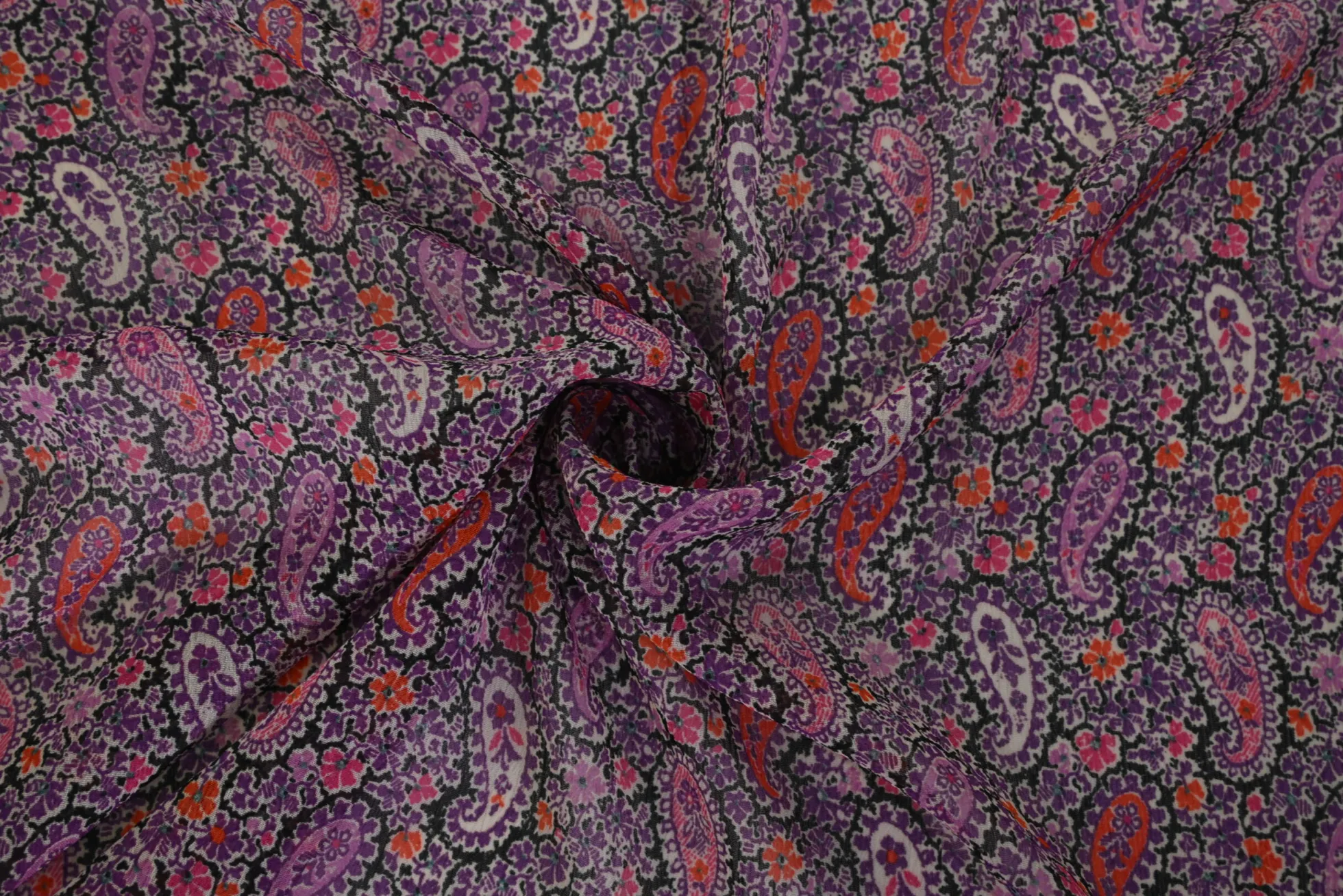 Crinkle chiffon – Purple paisley