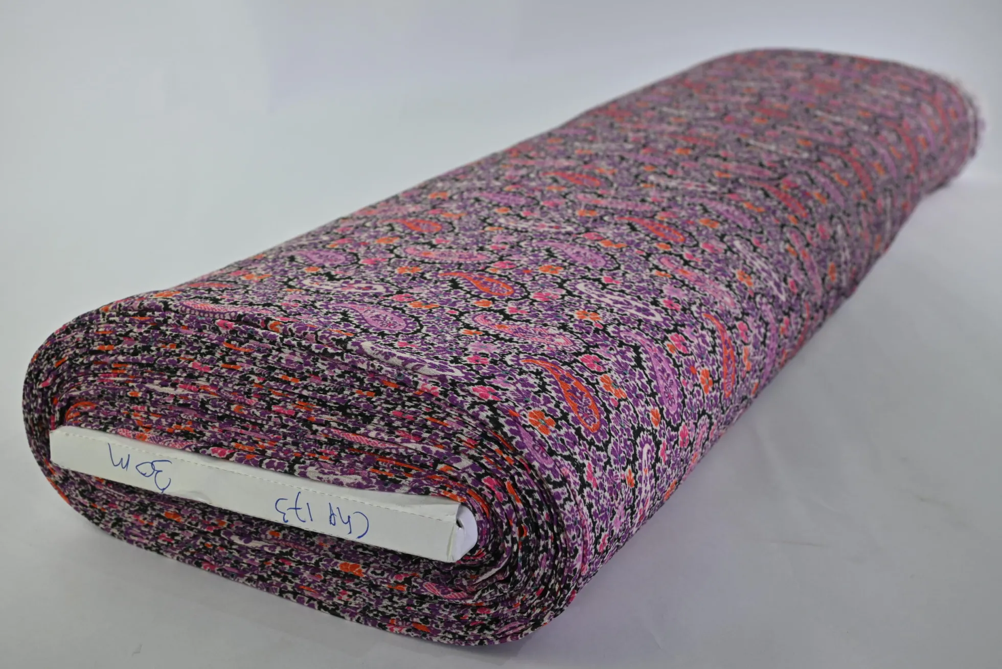 Crinkle chiffon – Purple paisley