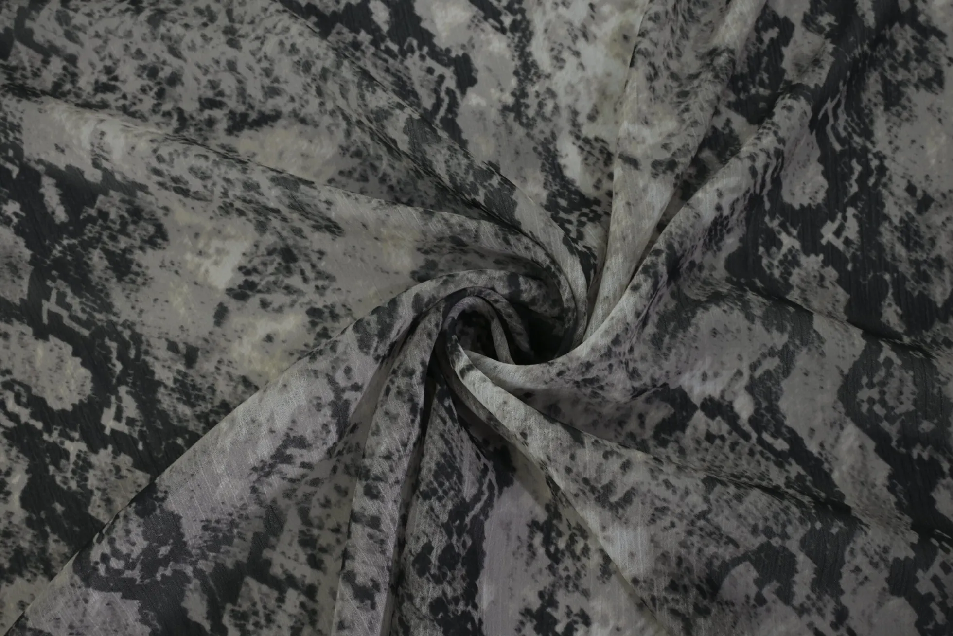 Crinkle chiffon – Snake