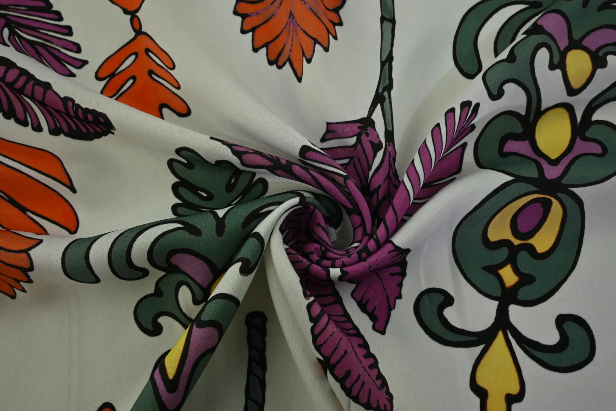 Crêpe – Cassis / orange baroque on offwhite