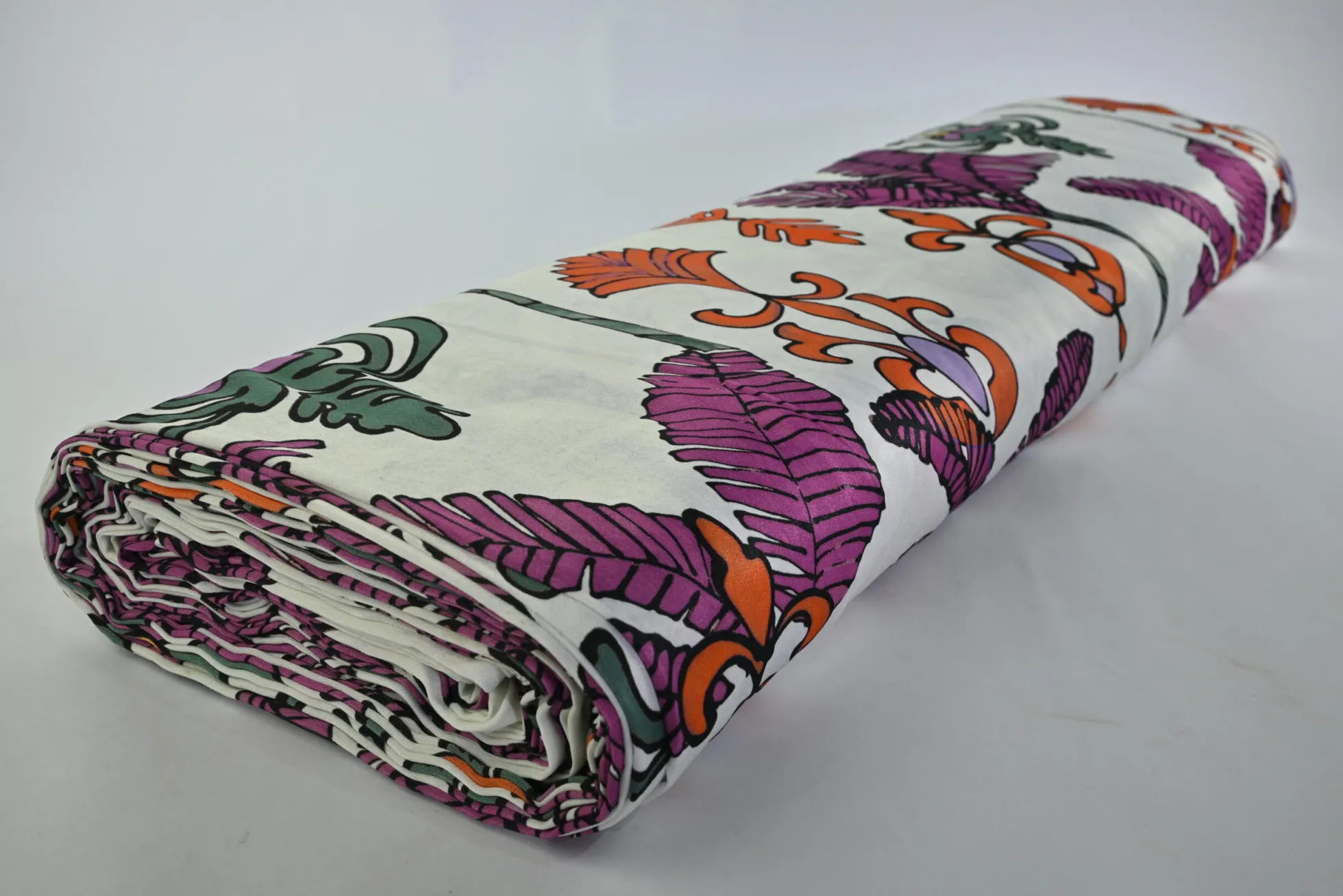 Crêpe – Cassis / orange baroque on offwhite