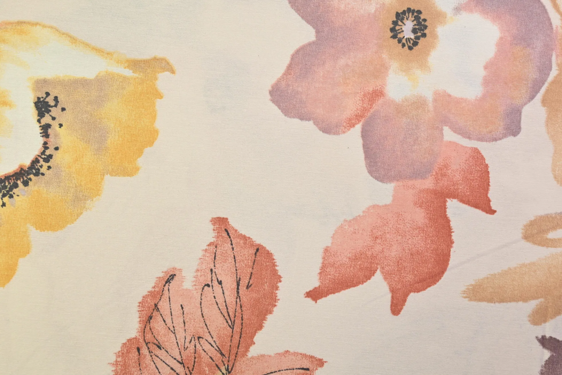 Decostof – Coral Watercolor Bloom