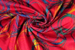 Fluweel stretch – Circles on red