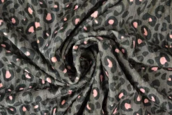 Fluweel stretch – Green with pink animal spots crushed look