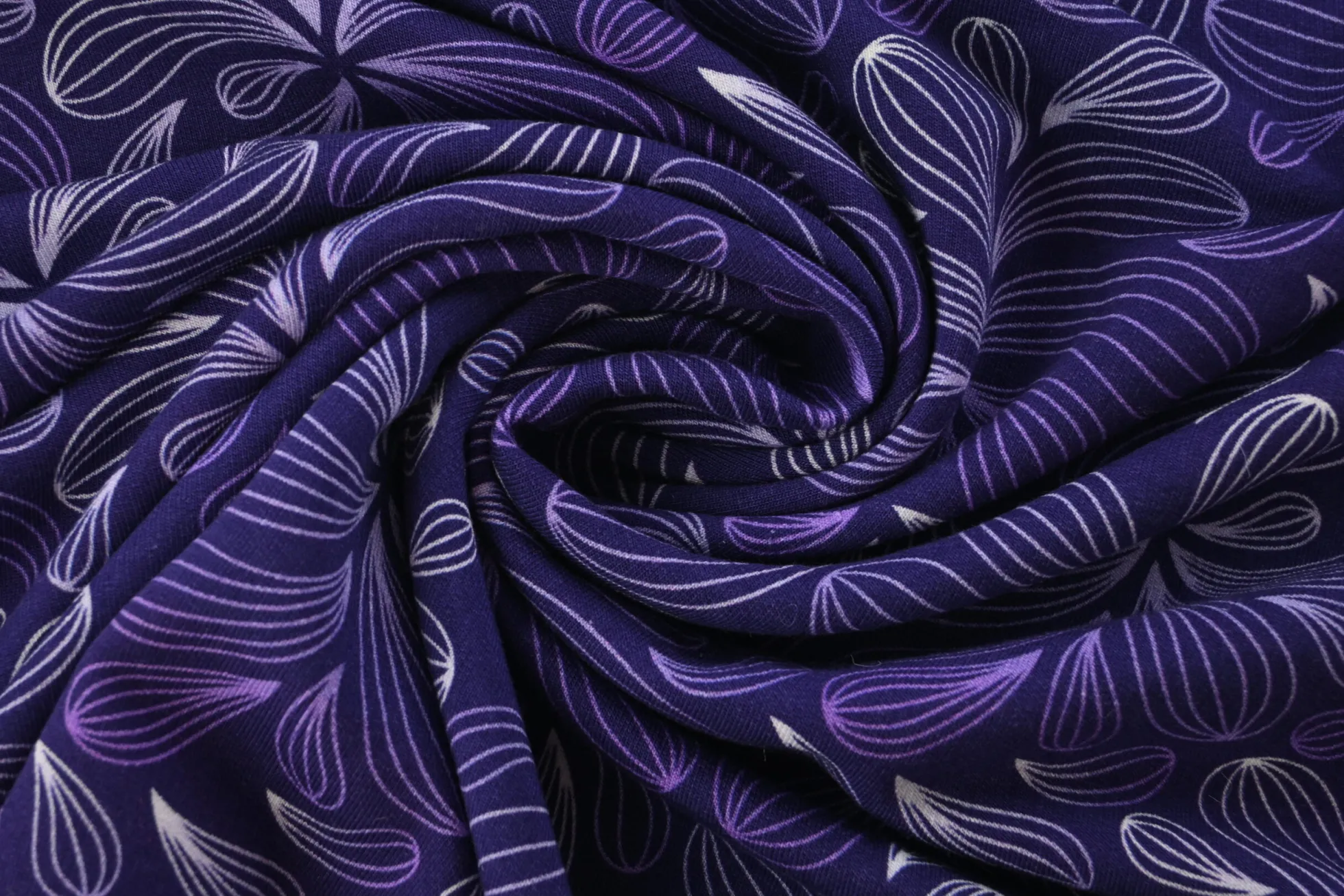 French terry – Violet Paisley Petals