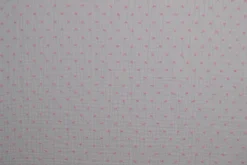 Hydrofiel / Mousseline dobby – Wit met baby roze stippen