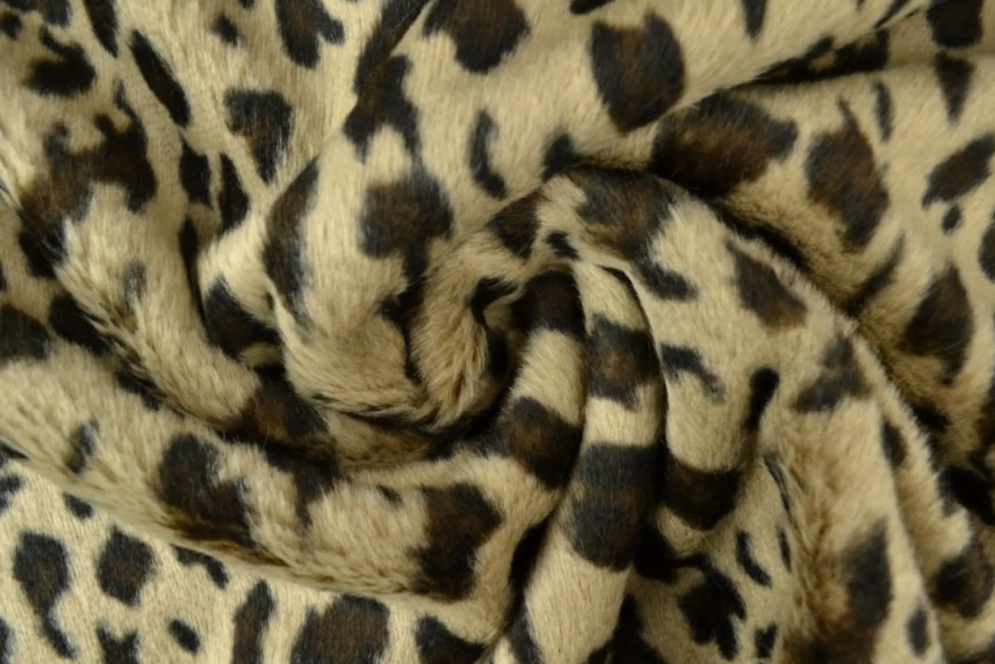 Imitatiebont / Faux fur – Animal spots beige