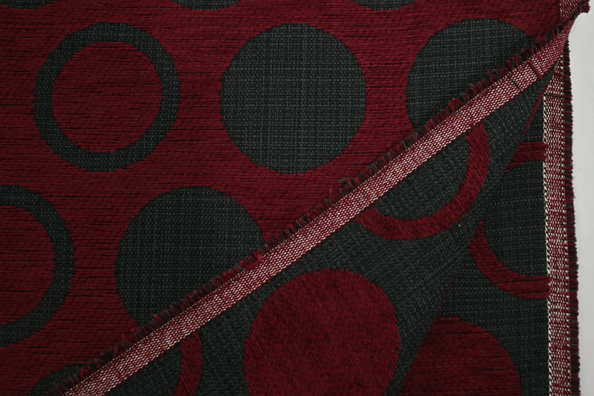 Jacquard Gobelin – Burgundy dot