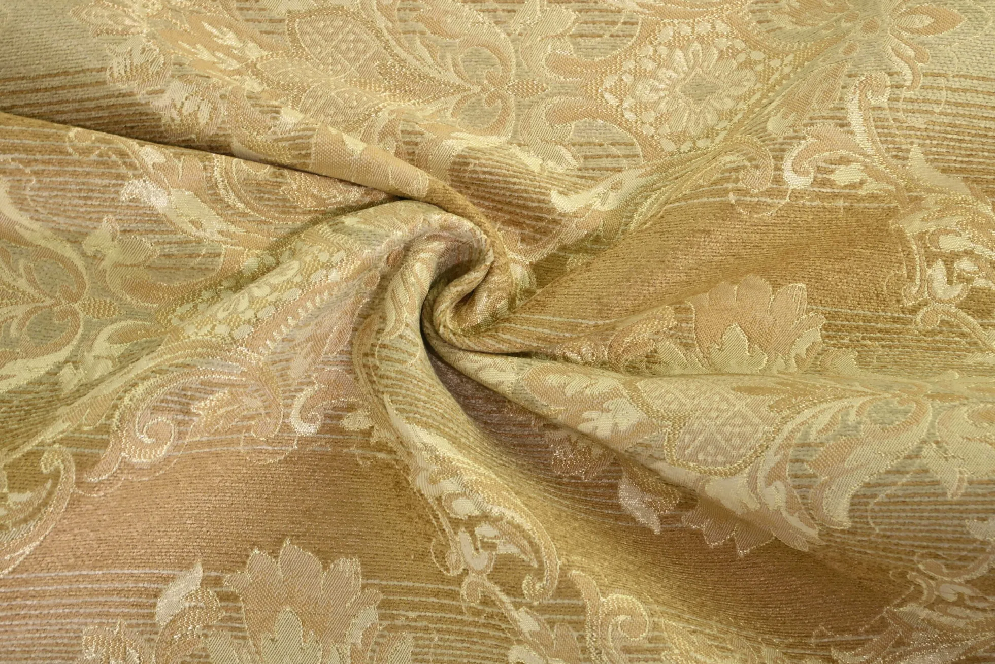 Jacquard Gobelin – Classic gold ornament