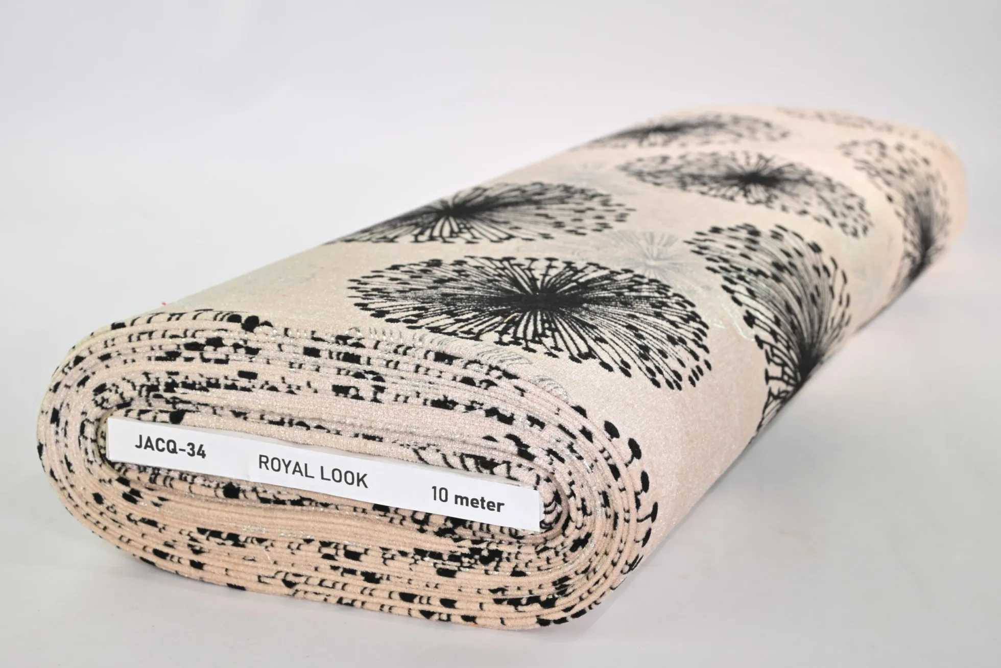 Jacquard Gobelin – Dandelion black on sand
