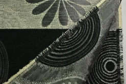 Jacquard Gobelin – Graphic flower black