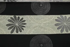 Jacquard Gobelin – Graphic flower black