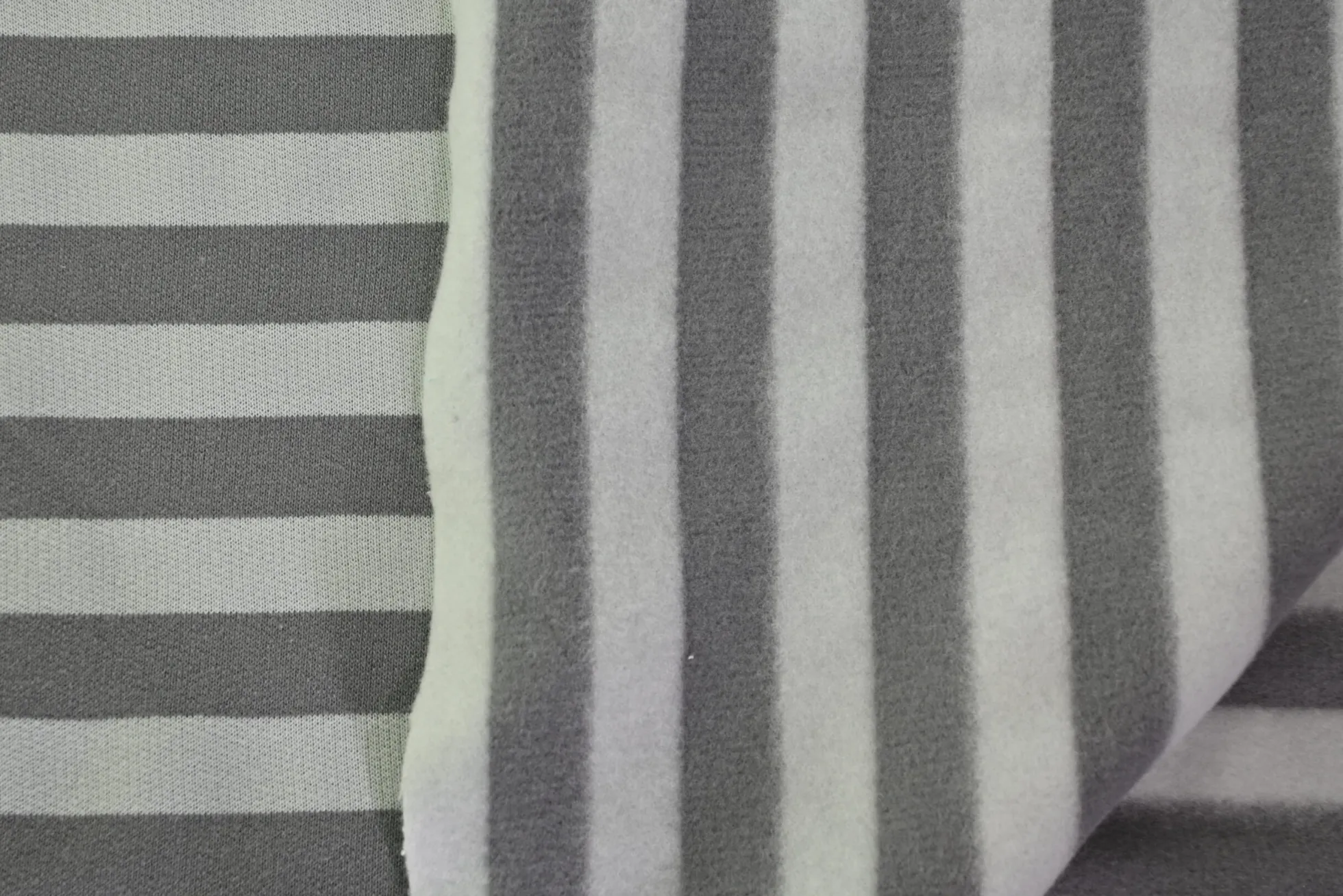 Jogging – Grey stripes