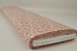 Katoen poplin – Drukke kleurrijke bloemenprint roze en geel