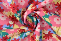 Katoen poplin – Vrolijke bloemen roze