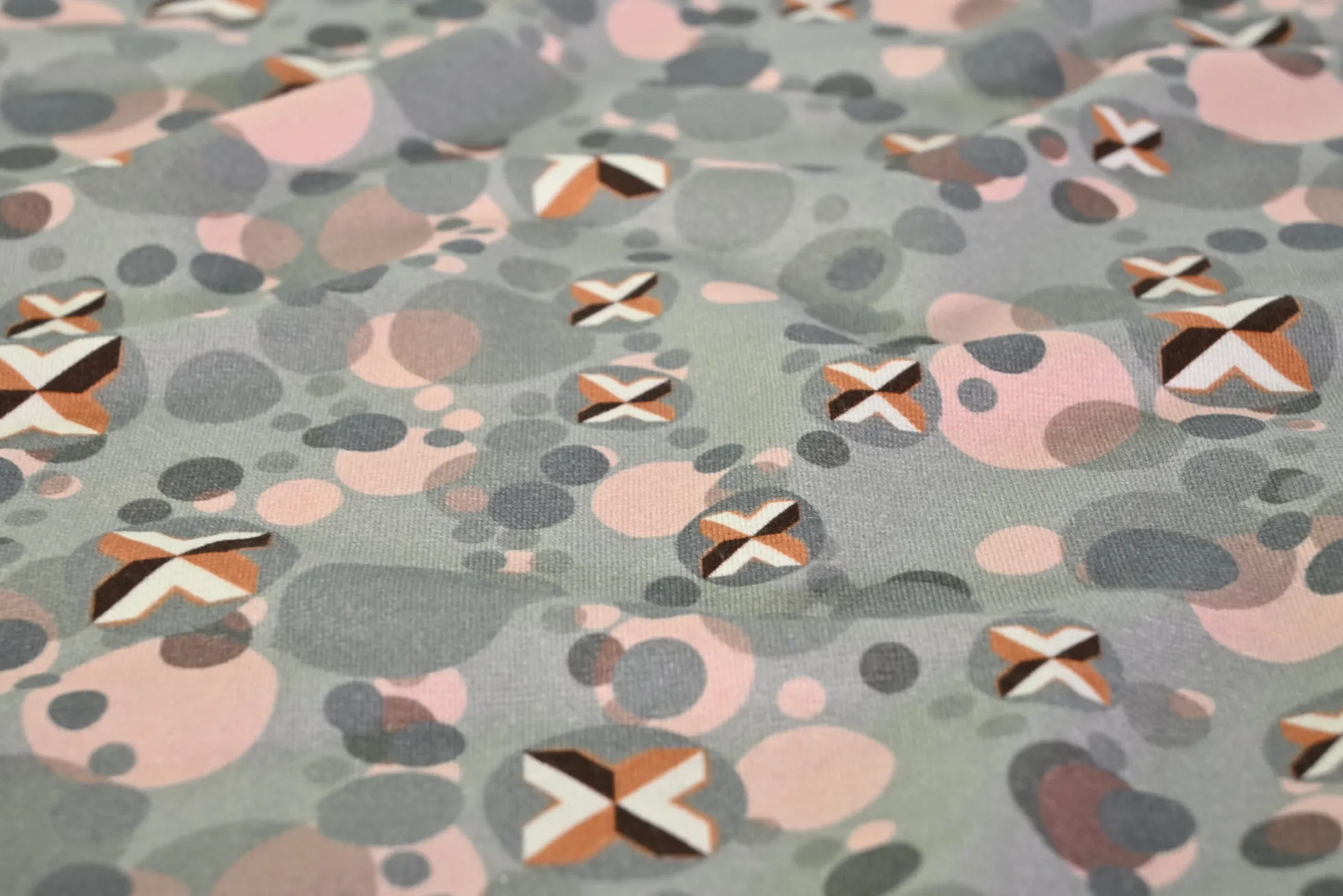 Katoen tricot – Grey Blush Retro Bubbles