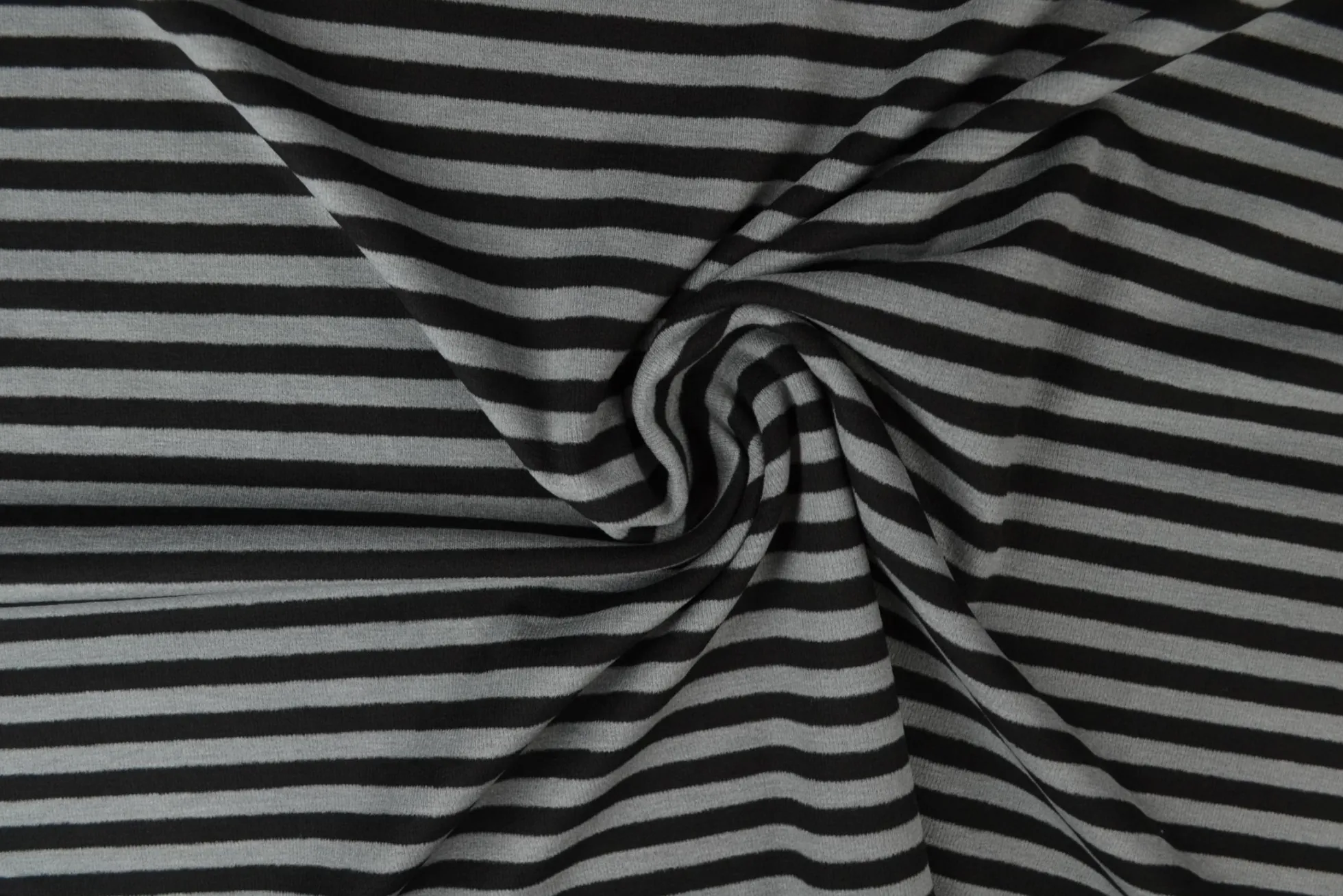 Katoen tricot soft touch – Dark grey & black stripes
