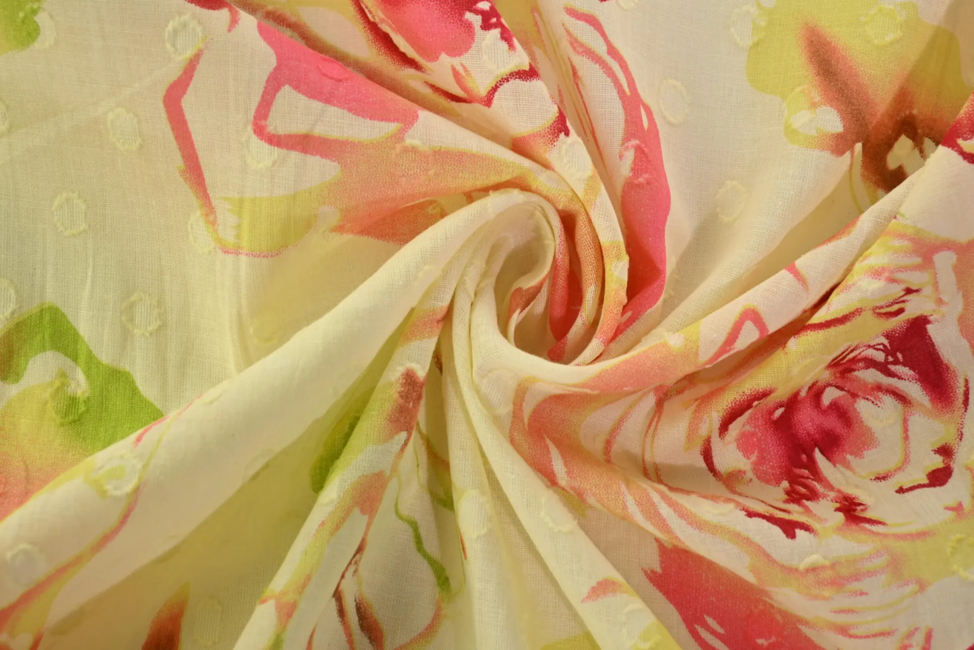 Katoen voile – Pink roses on light beige