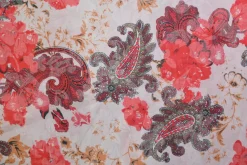 Katoen voile – Red paisley flowers