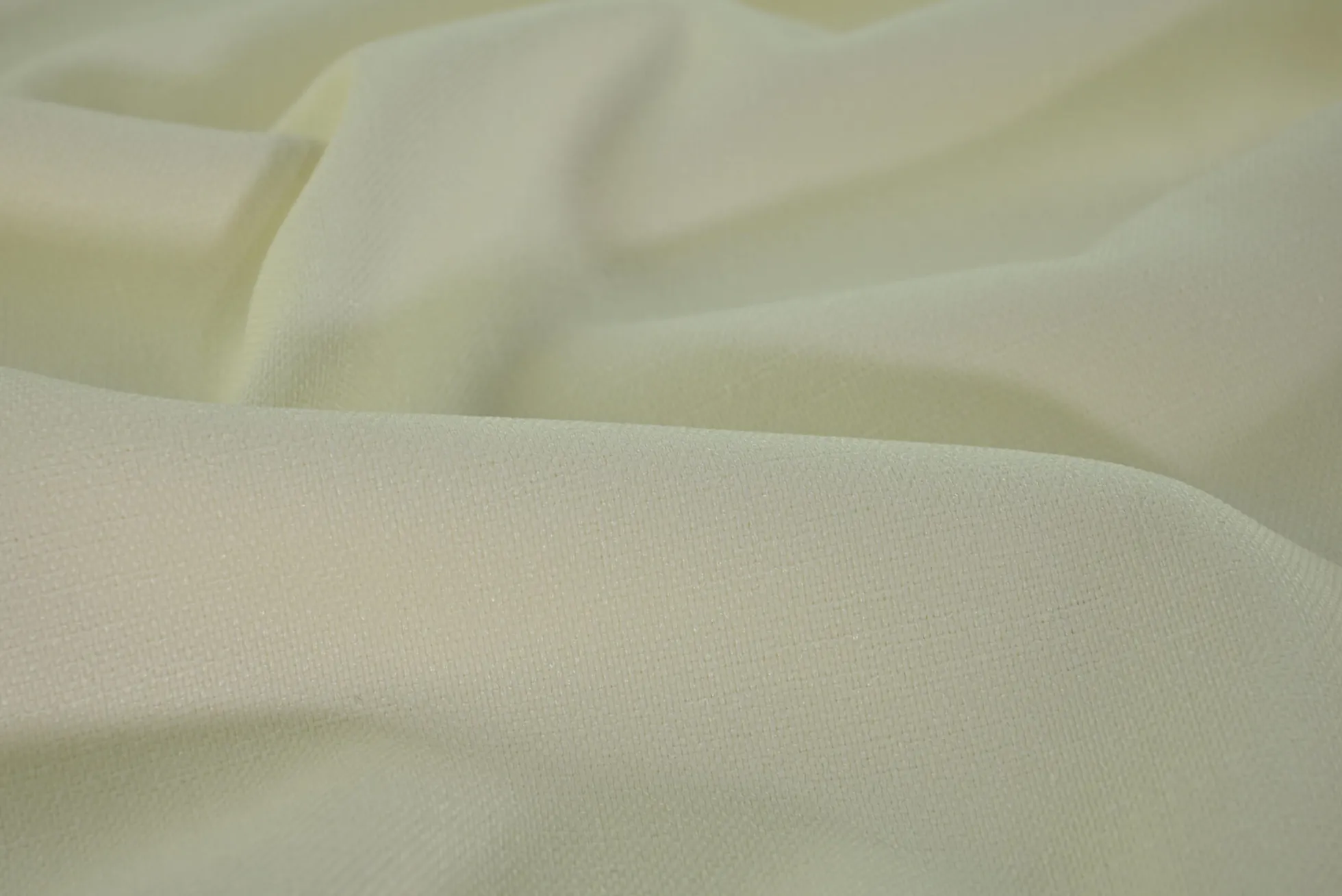 Linnen polyester – Gebroken wit – Rol 50m x 140cm