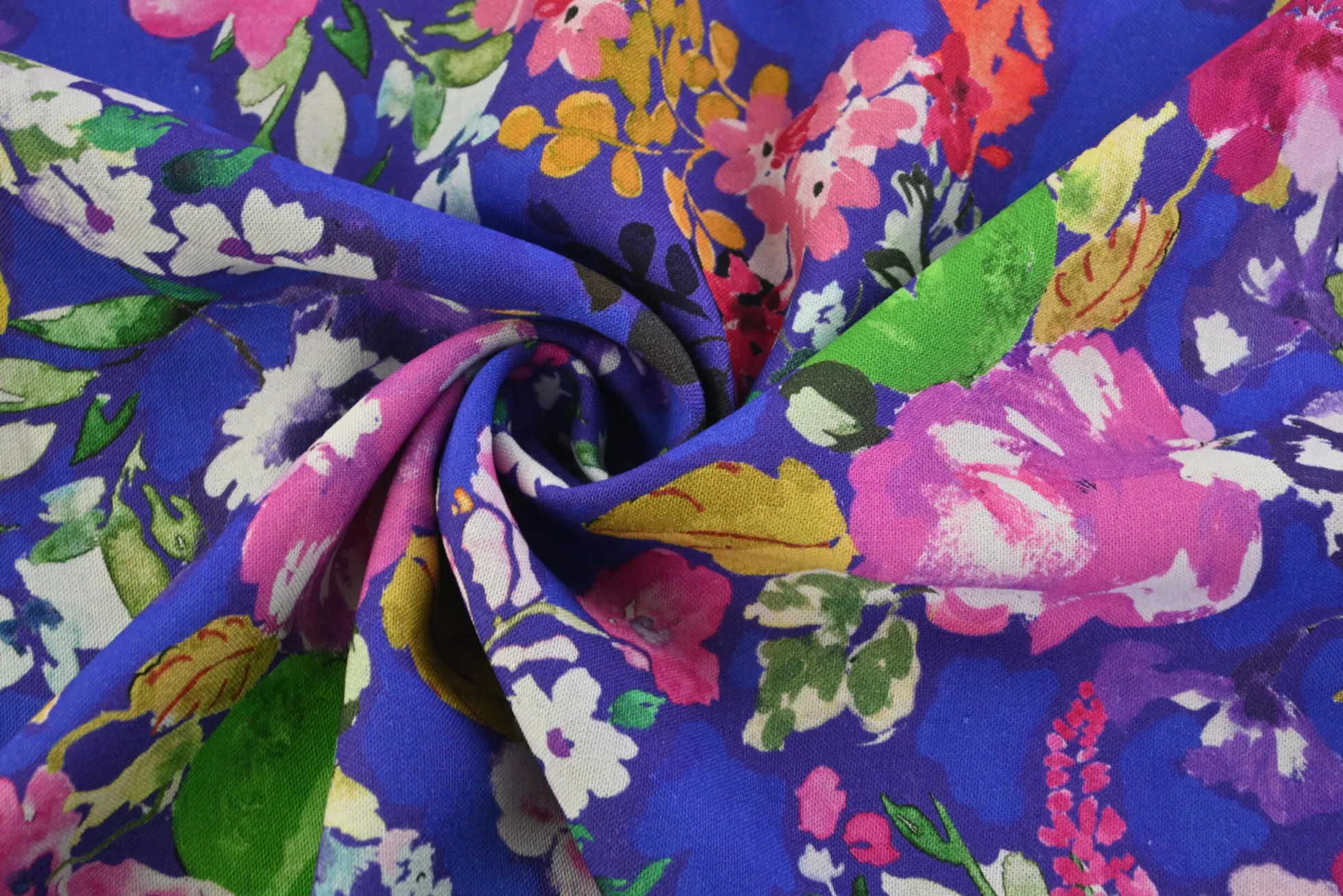 Linnen / viscose – Watercolor flowers deep blue
