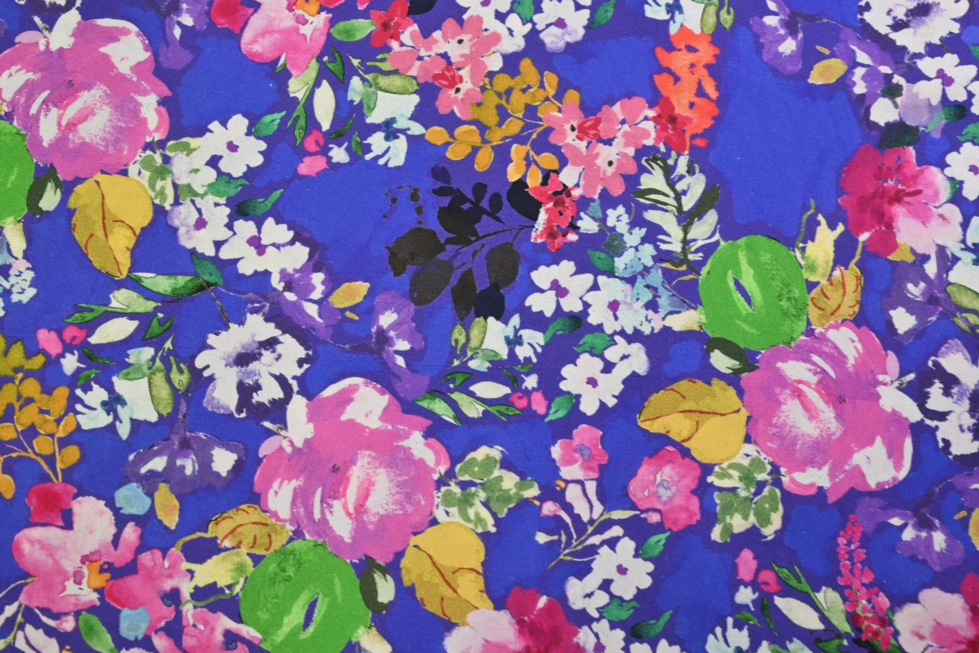 Linnen / viscose – Watercolor flowers deep blue