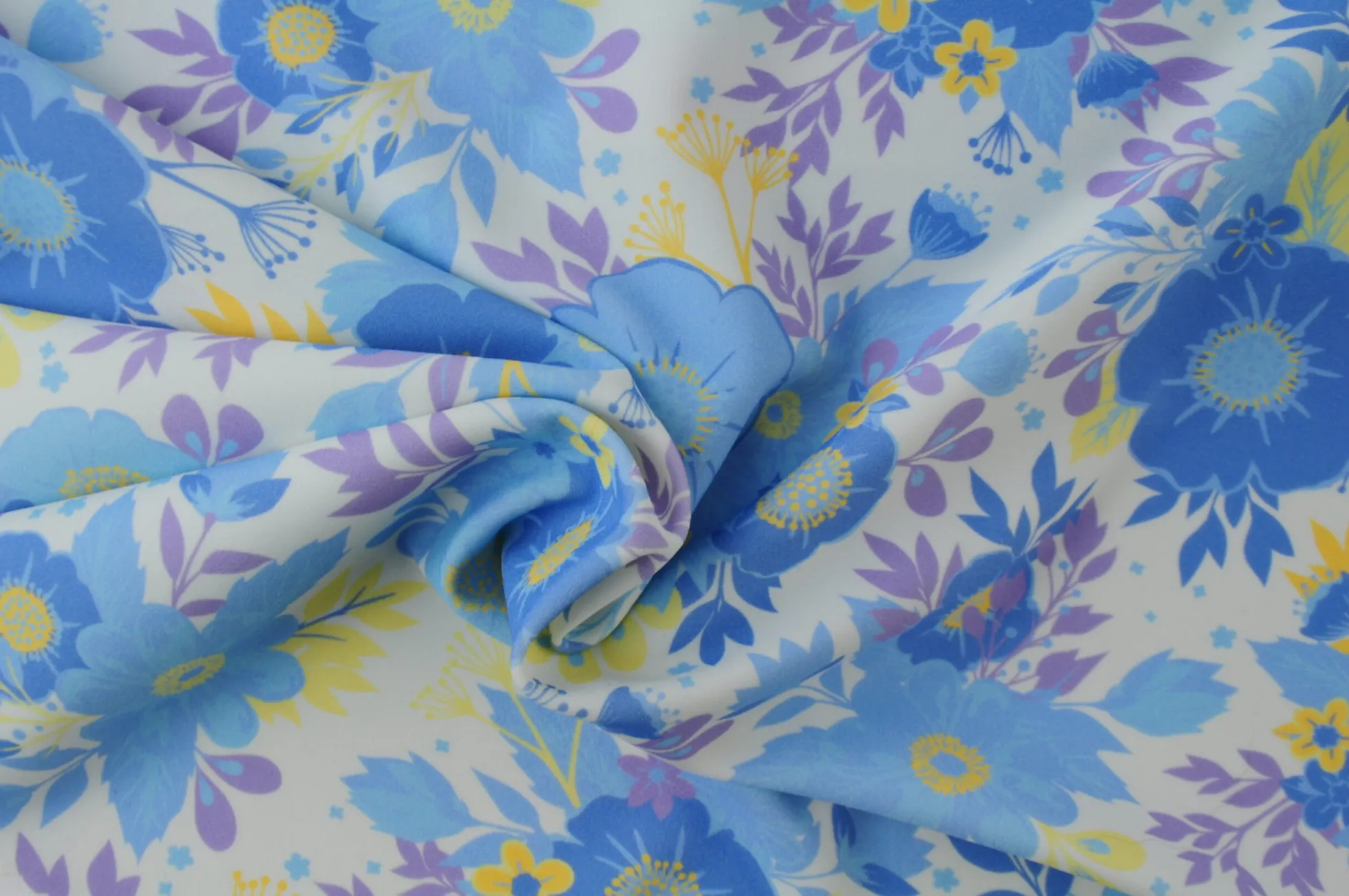 Lycra – Blue blossom garden