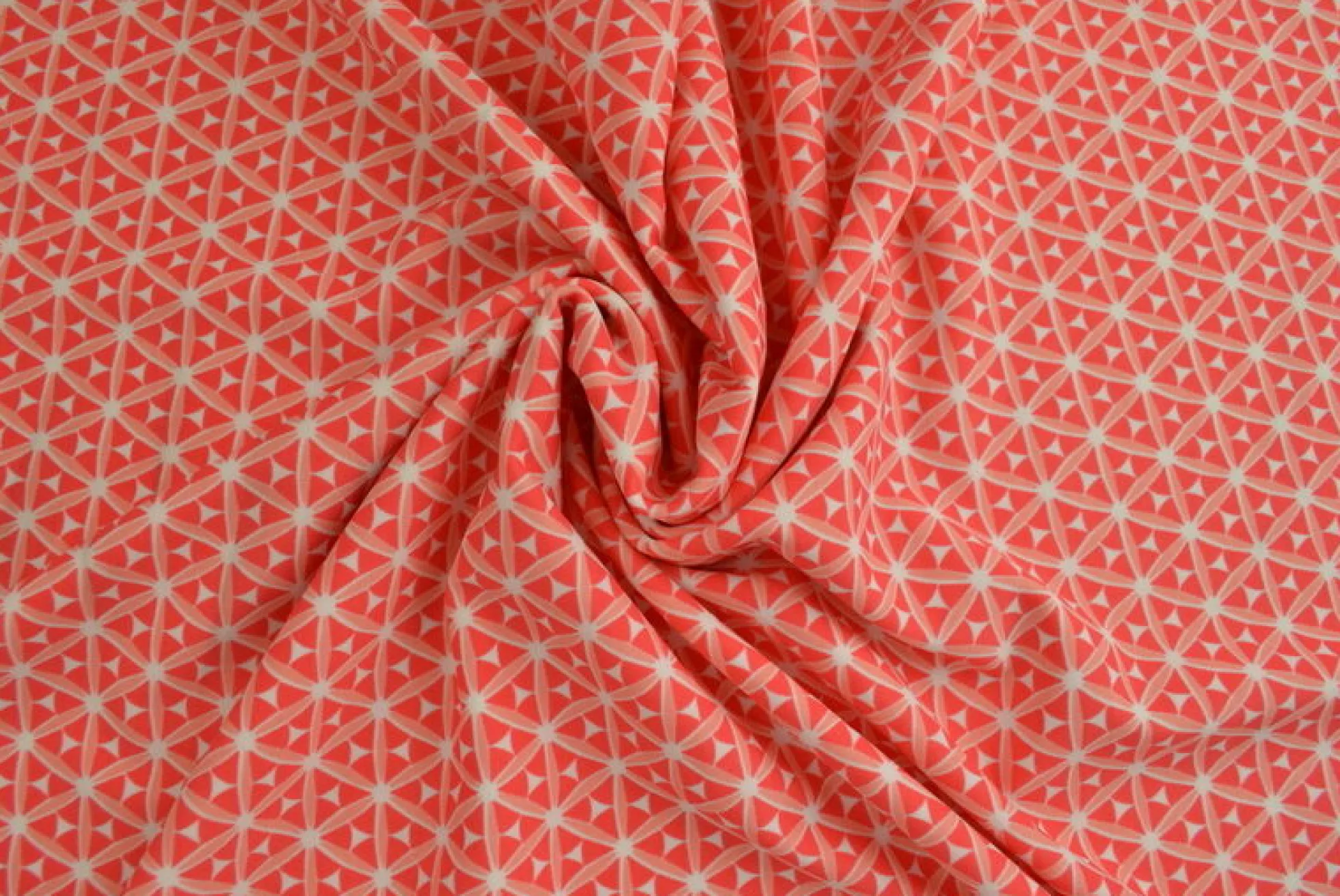 Lycra – Salmon and coral circles
