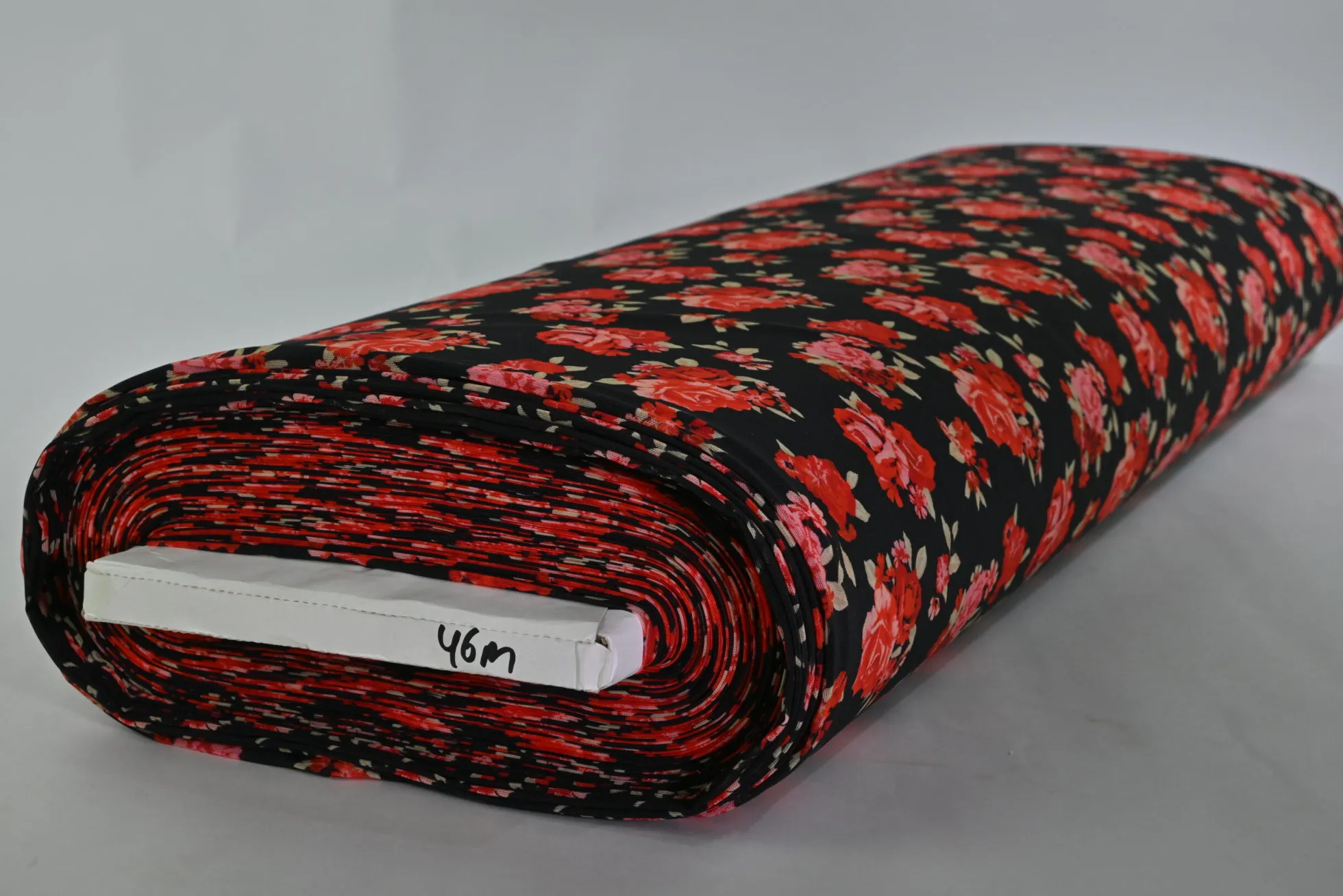 Lycra tule / mesh – Red roses on black