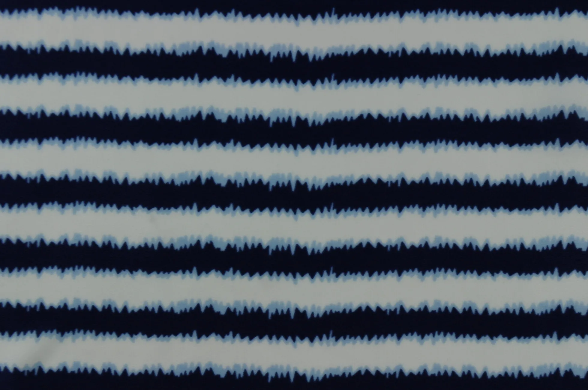 Lycra – Wavy lines navy