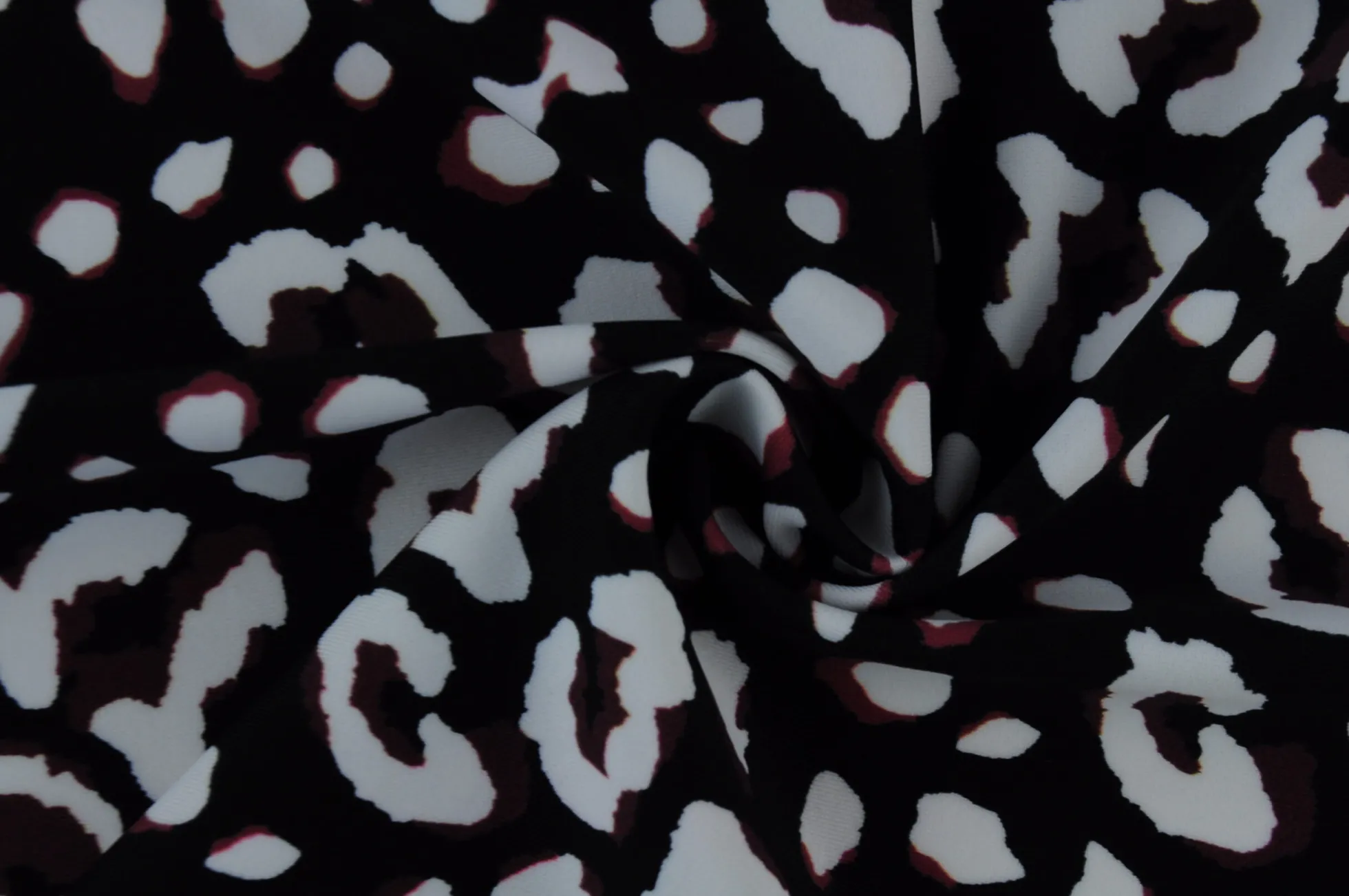 Lycra – Wild spots white & brown on black