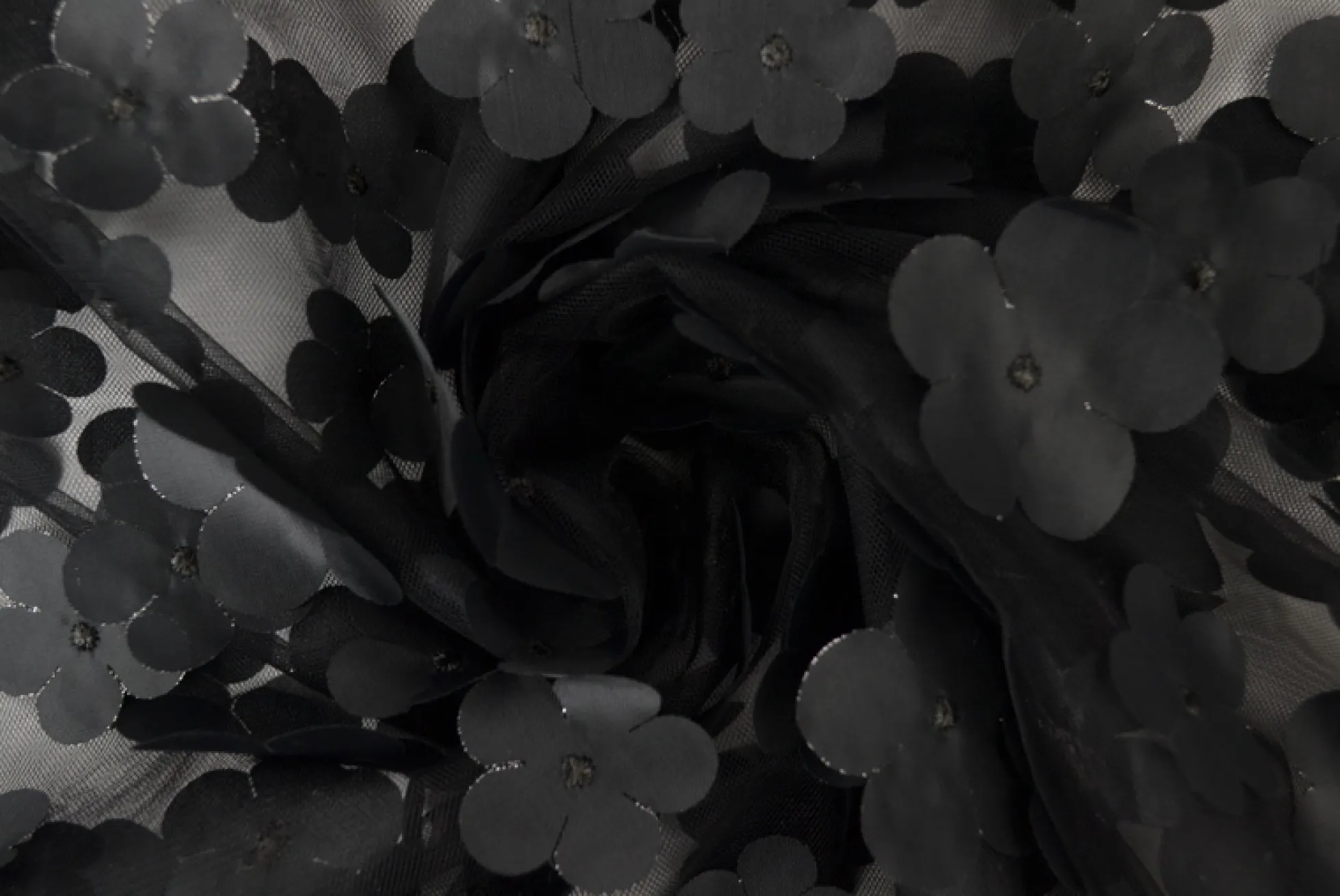Mesh Flower – Zwart geborduurd