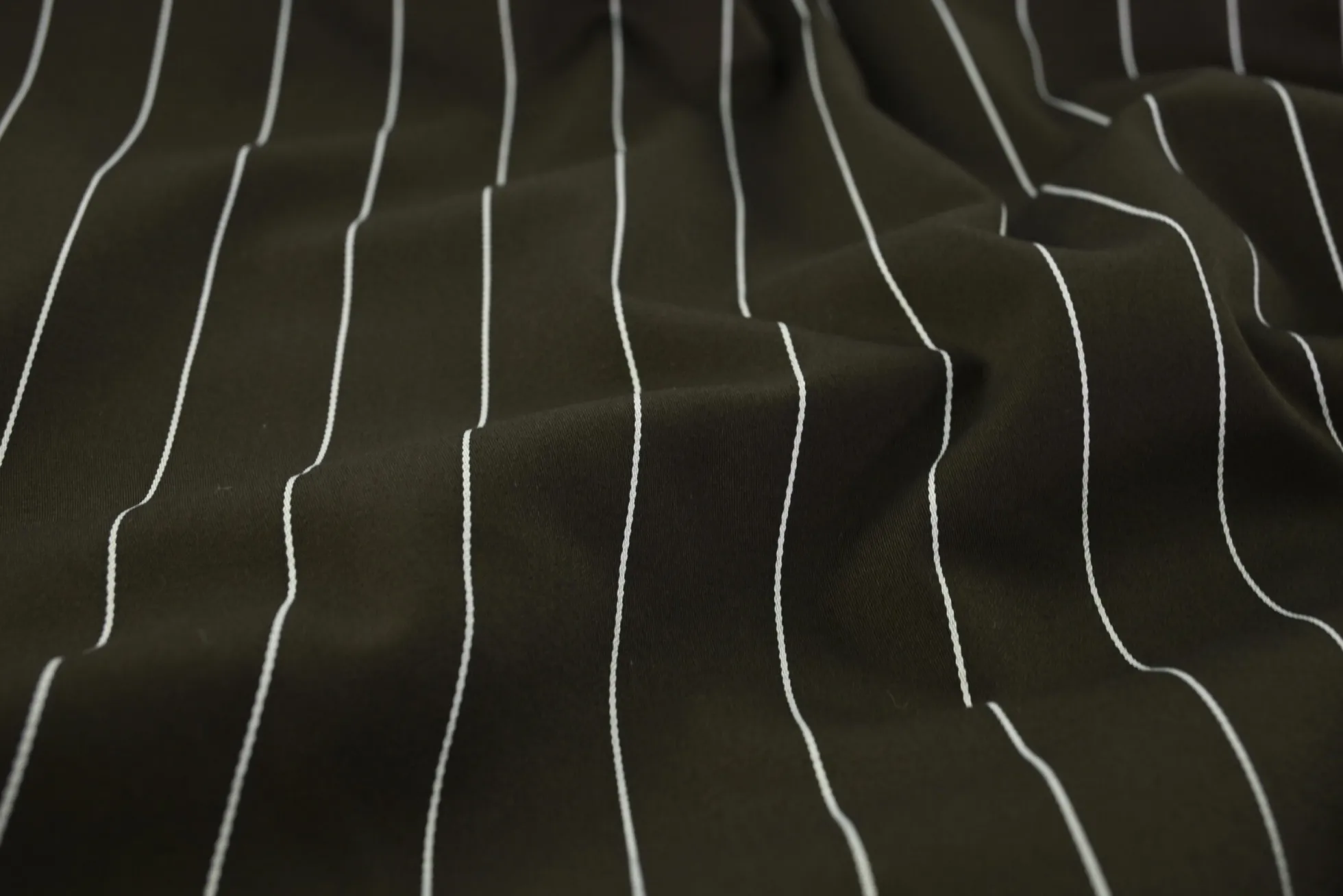 Stretch katoen – Donkerbruin gestreept soft touch