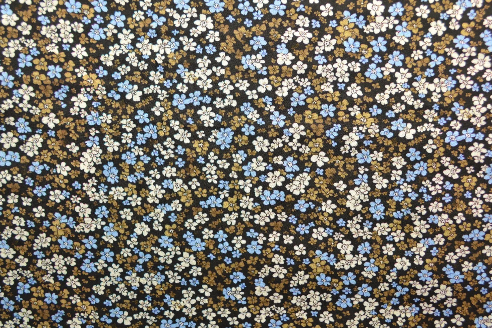 Viscose – Bloom confetti moss green