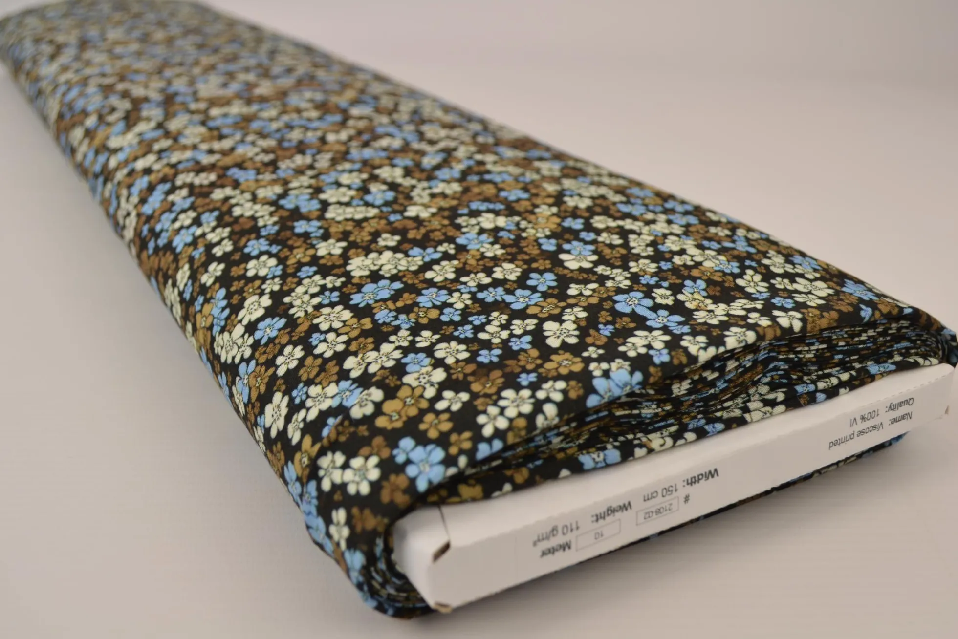 Viscose – Bloom confetti moss green